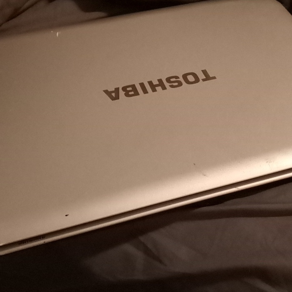 Toshiba - Picture 2 of 8